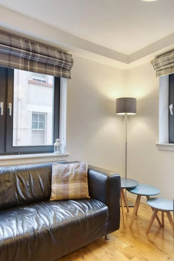 *Amazing Location!*In Heart Of The City. 2Br & Cot Edinburgh 0*,  Großbritannien